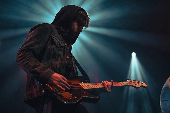 Nothing But Thieves